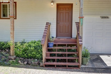 Secluded yet close to the Beach! Bright, light and airy two - photo 6