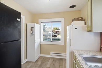 Charming Downtown Oasis Near Tautphaus Park! Welcome to 320 W - photo 11