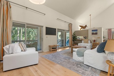 Updated lagoon-front home on one and a half lots in a quiet - photo 12