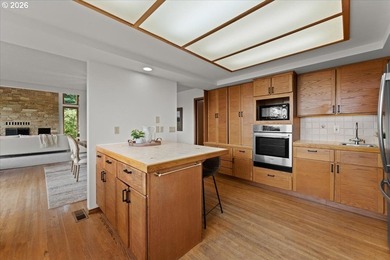 Perched atop a bluff overlooking the Sandy River Valley, this - photo 12