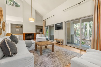 Updated lagoon-front home on one and a half lots in a quiet - photo 15