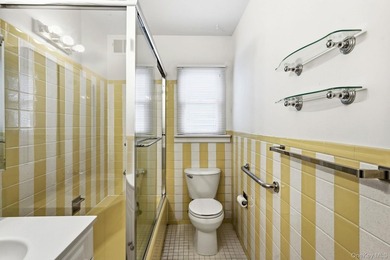 Welcome to this a well-maintained home offering comfort, space - photo 17