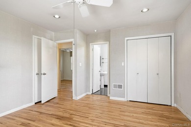 Welcome to this a well-maintained home offering comfort, space - photo 19
