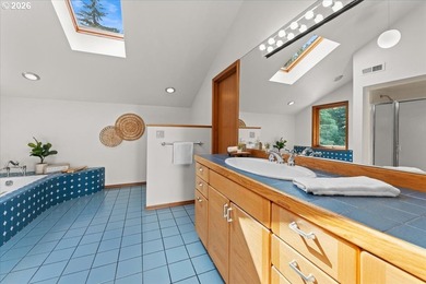 Perched atop a bluff overlooking the Sandy River Valley, this - photo 25