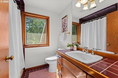 Perched atop a bluff overlooking the Sandy River Valley, this - photo 27