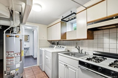 Welcome to this a well-maintained home offering comfort, space - photo 33