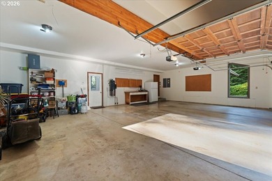 Perched atop a bluff overlooking the Sandy River Valley, this - photo 33
