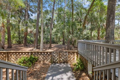 Updated lagoon-front home on one and a half lots in a quiet - photo 37