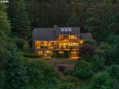Perched atop a bluff overlooking the Sandy River Valley, this - photo 39