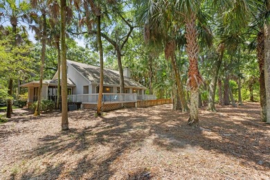 Updated lagoon-front home on one and a half lots in a quiet - photo 41
