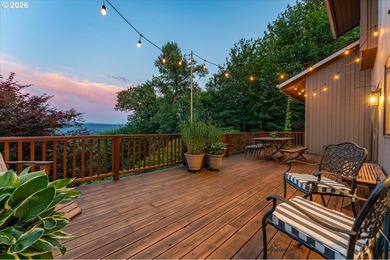 Perched atop a bluff overlooking the Sandy River Valley, this - photo 41