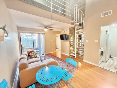 Just bring your clothes and settle right in-this charming condo - photo 8