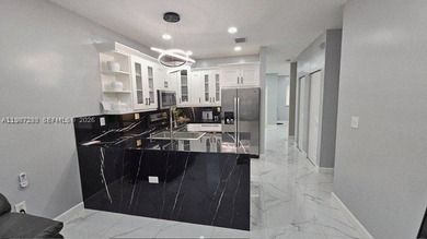 Beautifully updated 4 bedrooms, 3 bathrooms townhome located in - photo 11