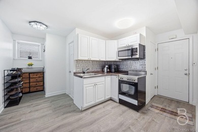 Coveted layout in a prime Astoria location with added upside - photo 11
