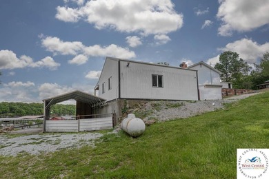 4-bed, 2-bath waterfront home in the Turkey Creek arm of Lake of - photo 18
