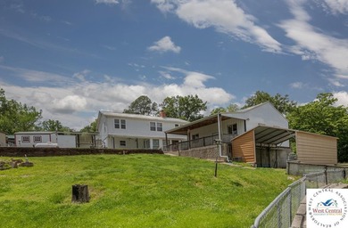 4-bed, 2-bath waterfront home in the Turkey Creek arm of Lake of - photo 20