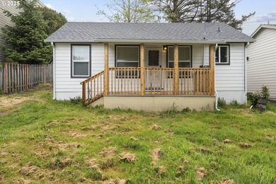 Recently renovated single-level home located a short walk from - photo 2