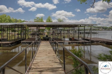 4-bed, 2-bath waterfront home in the Turkey Creek arm of Lake of - photo 23