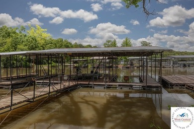 4-bed, 2-bath waterfront home in the Turkey Creek arm of Lake of - photo 24