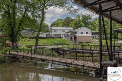 4-bed, 2-bath waterfront home in the Turkey Creek arm of Lake of - photo 27