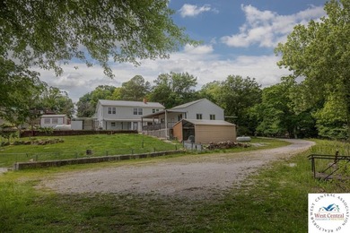 4-bed, 2-bath waterfront home in the Turkey Creek arm of Lake of - photo 29
