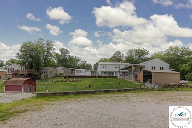 4-bed, 2-bath waterfront home in the Turkey Creek arm of Lake of - photo 30