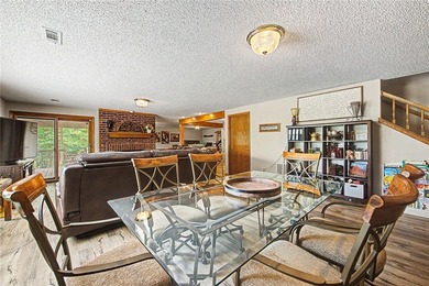 BOAT SLIP w/lift conveys at end of cul-de-sac. Remodeled luxury - photo 32