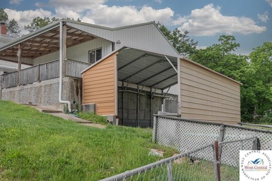 4-bed, 2-bath waterfront home in the Turkey Creek arm of Lake of - photo 32