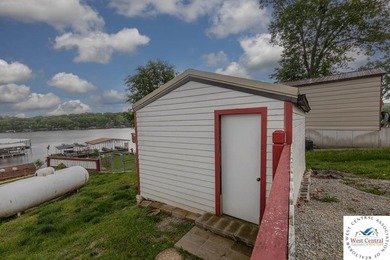 4-bed, 2-bath waterfront home in the Turkey Creek arm of Lake of - photo 33