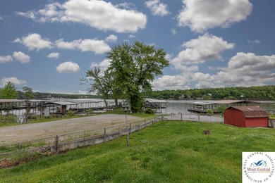 4-bed, 2-bath waterfront home in the Turkey Creek arm of Lake of - photo 34