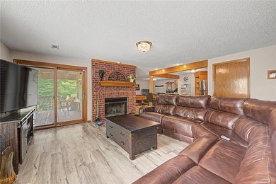 BOAT SLIP w/lift conveys at end of cul-de-sac. Remodeled luxury - photo 35