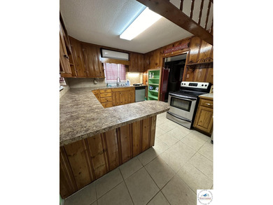 4-bed, 2-bath waterfront home in the Turkey Creek arm of Lake of - photo 50