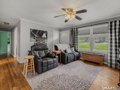Come view this charming ranch offering comfortable single level - photo 2