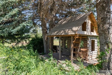 If you're looking for quiet space, endless possibilities, and a - photo 11