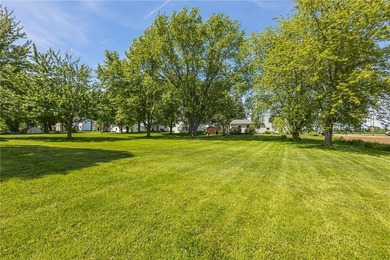 Welcome home to this lovingly maintained split-level, proudly - photo 19