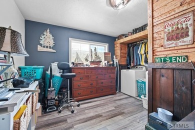 If you're looking for quiet space, endless possibilities, and a - photo 32