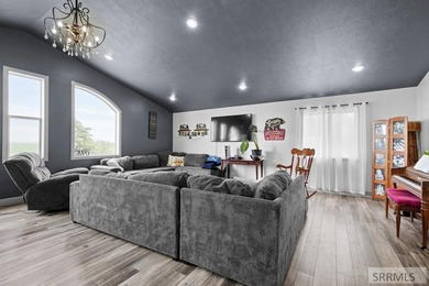 If you're looking for quiet space, endless possibilities, and a - photo 40