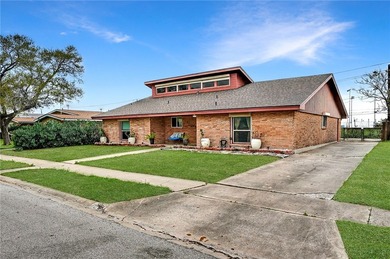 Open House Sun., June 14th from 1 to 3! Nestled in the desirable - photo 2