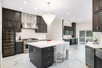 Situated on the 6th fairway along the course of Isleworth Golf & - photo 9