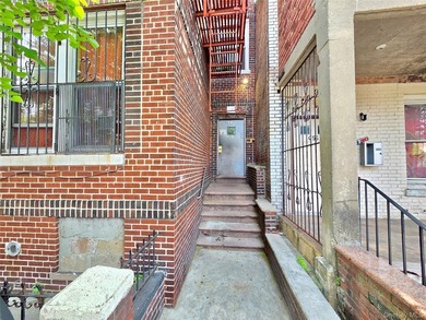Oversized six-family building offering approximately 6,150 - photo 2