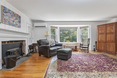 Nestled in Portland's Stroudwater neighborhood on a quiet - photo 4