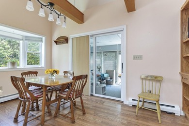 Nestled in Portland's Stroudwater neighborhood on a quiet - photo 9