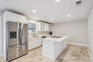 Beautifully renovated 3-bedroom, 2-bathroom home in Isle of - photo 11