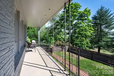 Thoughtfully renovated, light-filled mid-century modern ranch - photo 3