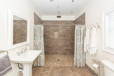 Nestled at the end of a quiet cul-de-sac in sought-after - photo 18