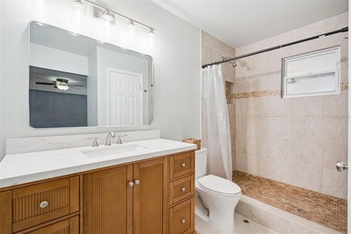 Beautifully renovated 3-bedroom, 2-bathroom home in Isle of - photo 20