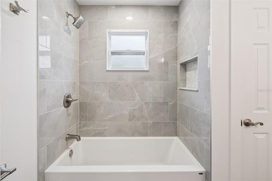 Beautifully renovated 3-bedroom, 2-bathroom home in Isle of - photo 21