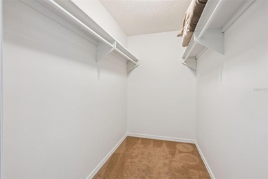Beautifully renovated 3-bedroom, 2-bathroom home in Isle of - photo 22
