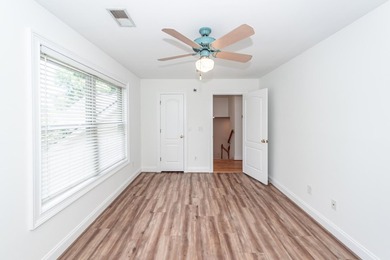 Nestled at the end of a quiet cul-de-sac in sought-after - photo 27