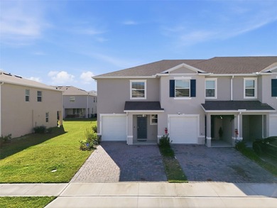 Lake Tohopekaliga Townhome/Townhouse For Sale in Kissimmee Florida